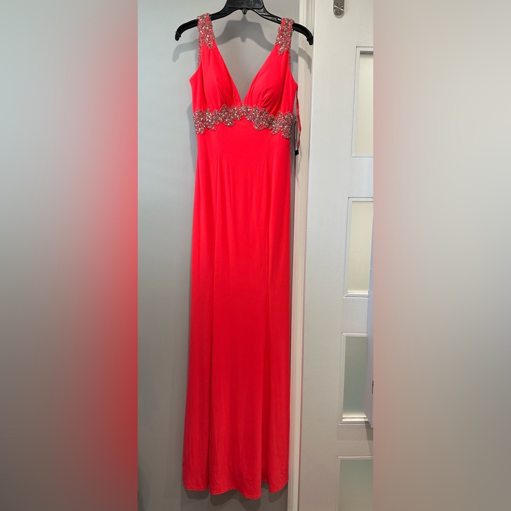 NEW-Joanna Chen New York, gorgeous evening gown. Woman size 2, hot pinkish color